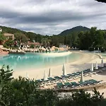 T2 De 34m2 En De Standing A - Piscines - Jardinet - Plein Coeur Du Golfe De St Tropez- Pleine Nature 公寓 *