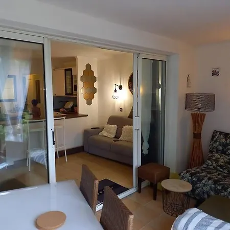 T2 De 34m2 En De Standing A - Piscines - Jardinet - Plein Coeur Du Golfe De St Tropez- Pleine Nature Апартаменты Гримо